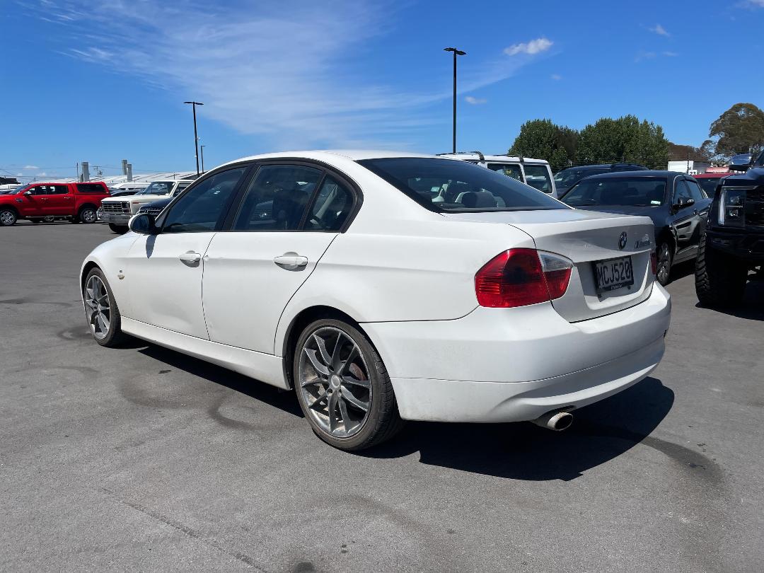 Photo '10' of BMW 320I Photo '10' of BMW 320I