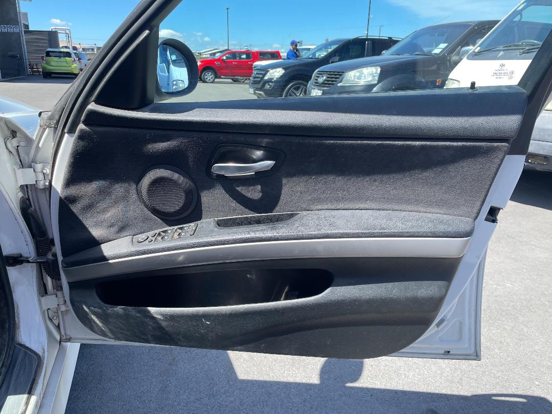 Photo '13' of BMW 320I Photo '13' of BMW 320I