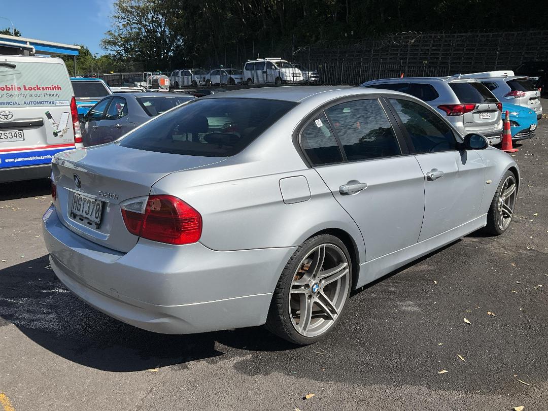 Photo '4' of BMW 320I