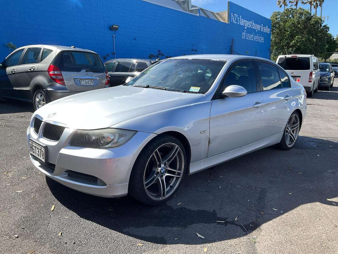 Photo '2' of BMW 320I