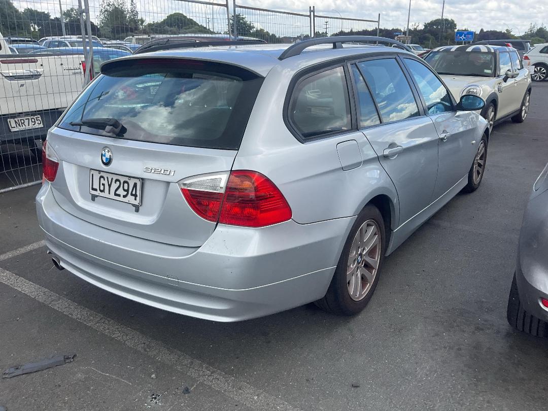 Photo '4' of BMW 320I