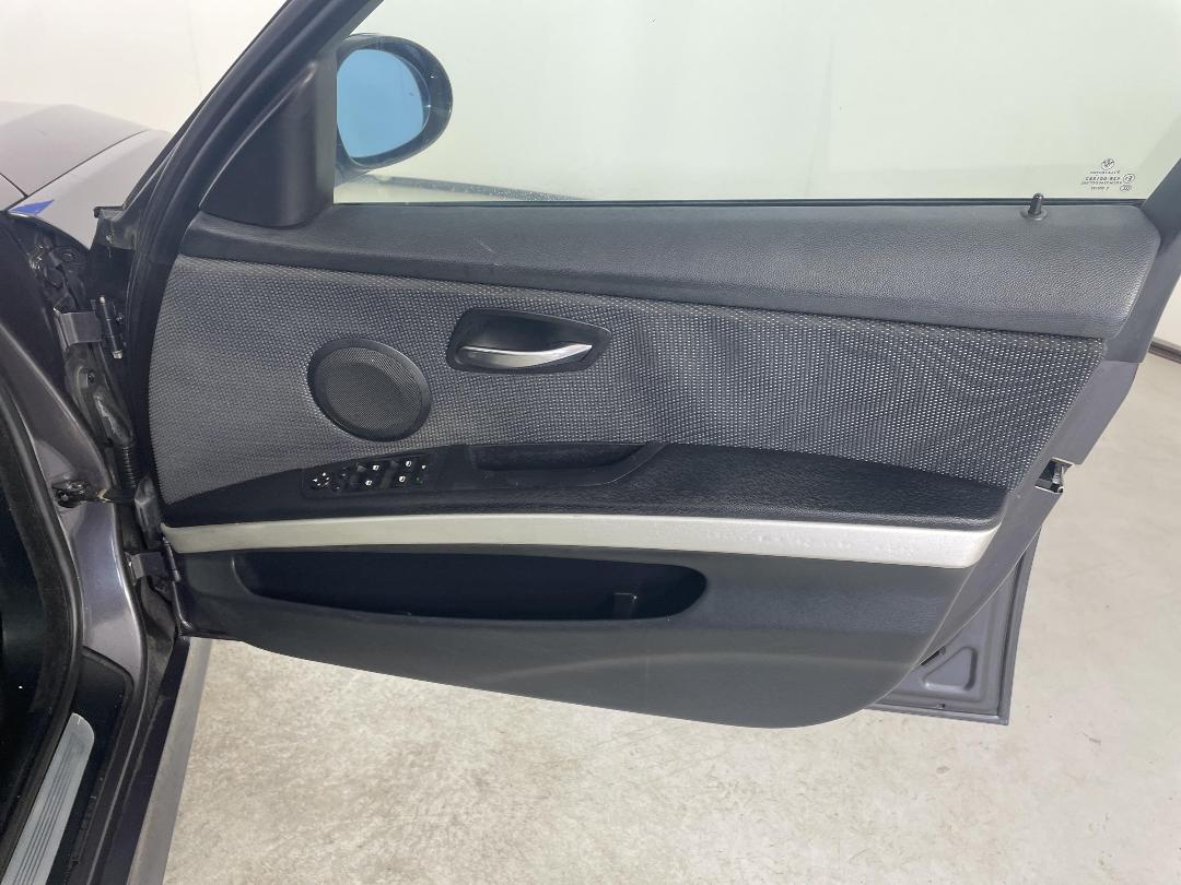 Photo '15' of BMW 323I