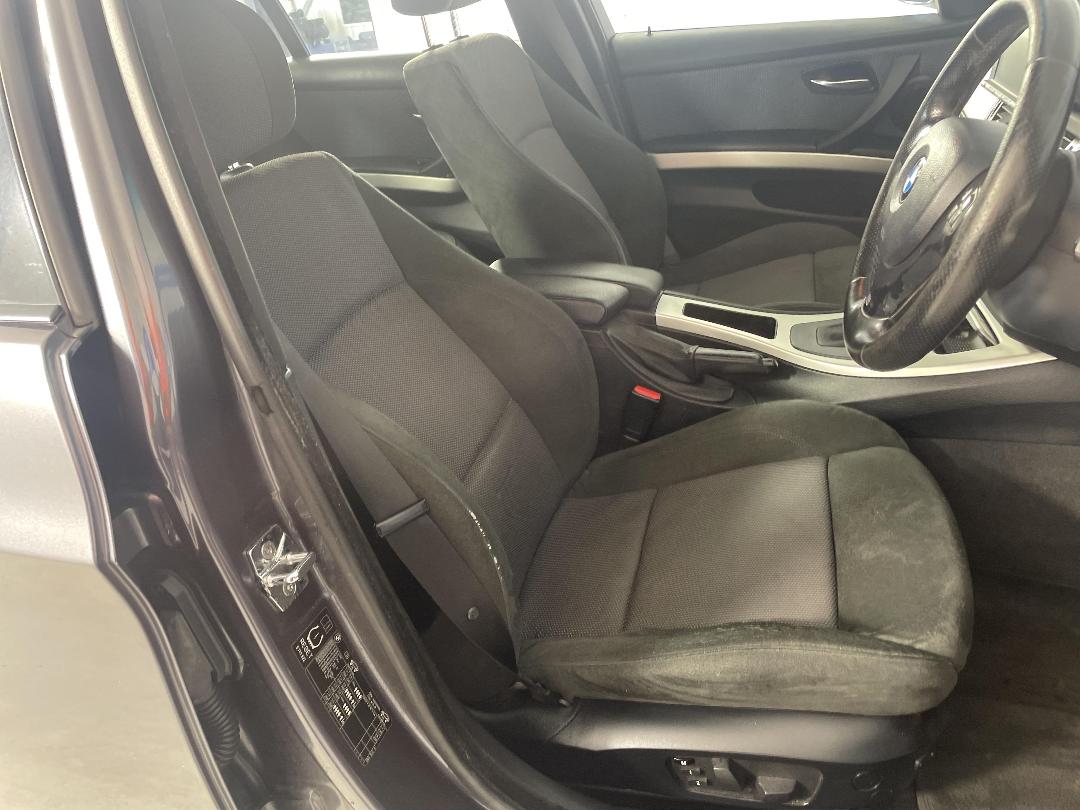 Photo '16' of BMW 323I