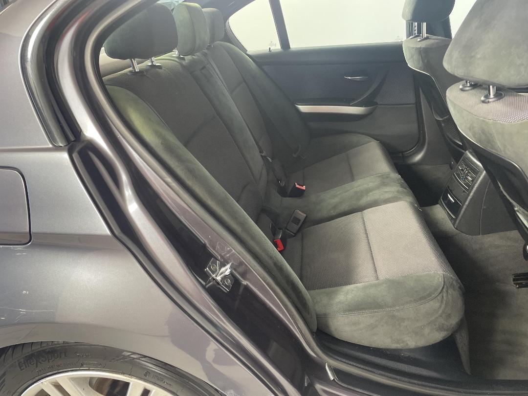 Photo '20' of BMW 323I