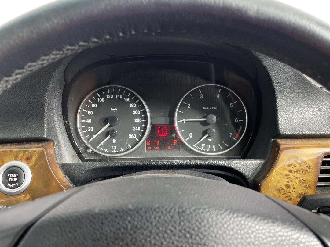 Photo '21' of BMW 323I