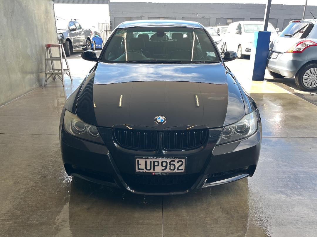 Photo '2' of BMW 323I UL