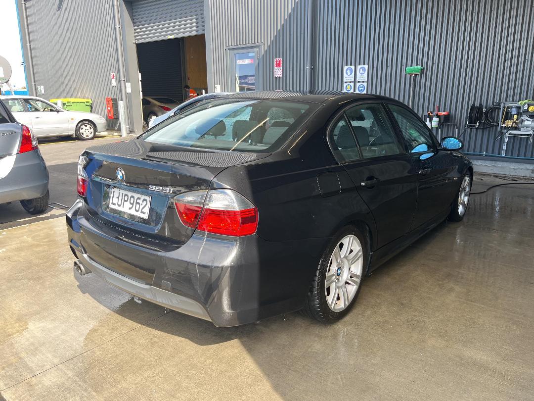 Photo '4' of BMW 323I UL