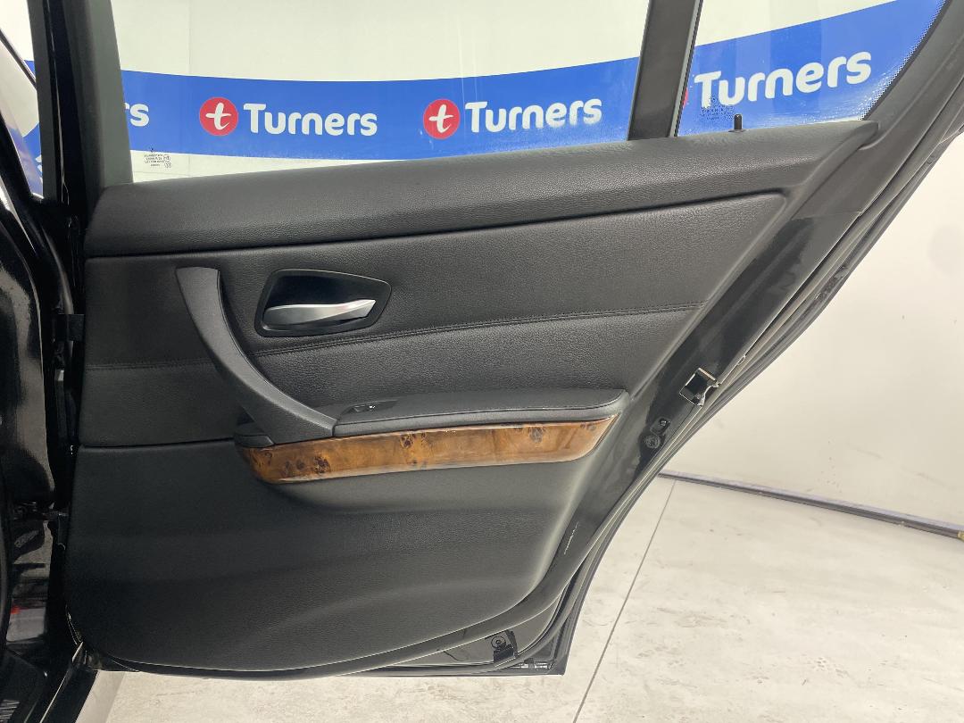 Photo '17' of BMW 335I