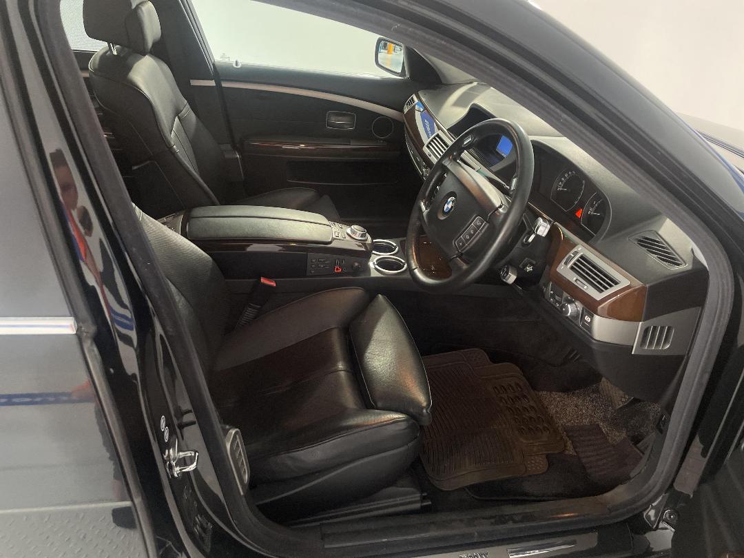 Photo '16' of BMW 740I Photo '16' of BMW 740I