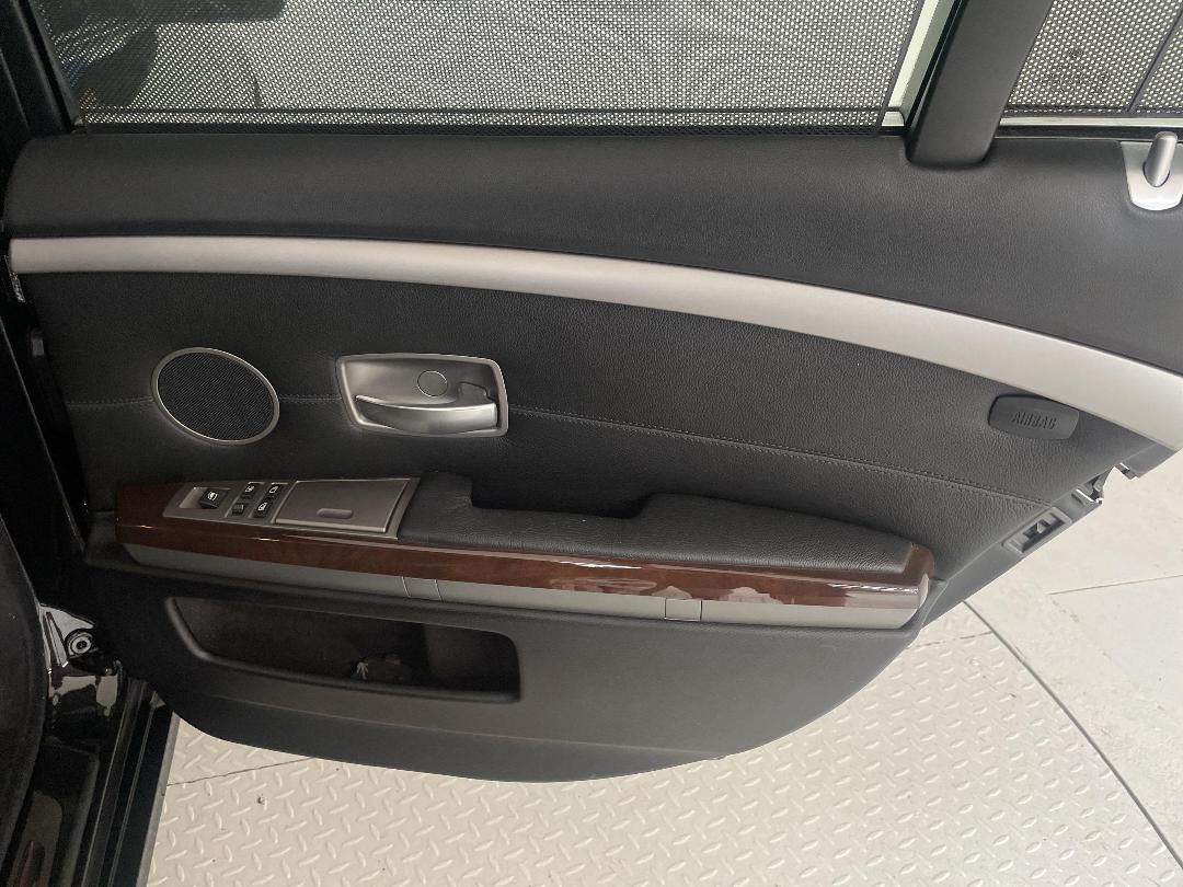 Photo '19' of BMW 740I Photo '19' of BMW 740I