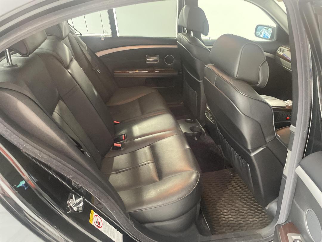 Photo '20' of BMW 740I Photo '20' of BMW 740I