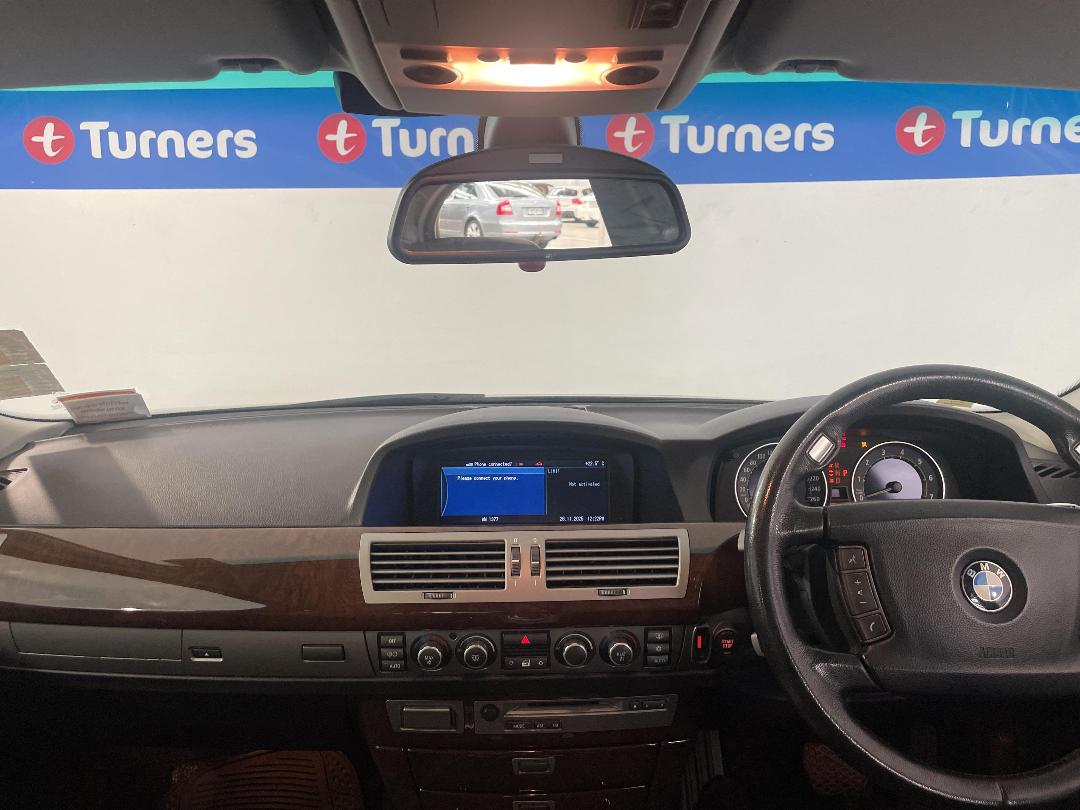 Photo '17' of BMW 740I Photo '17' of BMW 740I