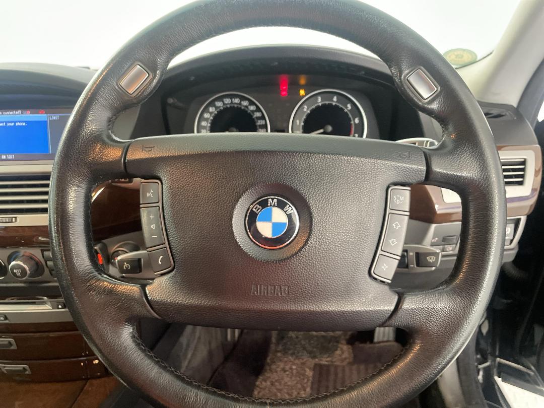 Photo '27' of BMW 740I Photo '27' of BMW 740I