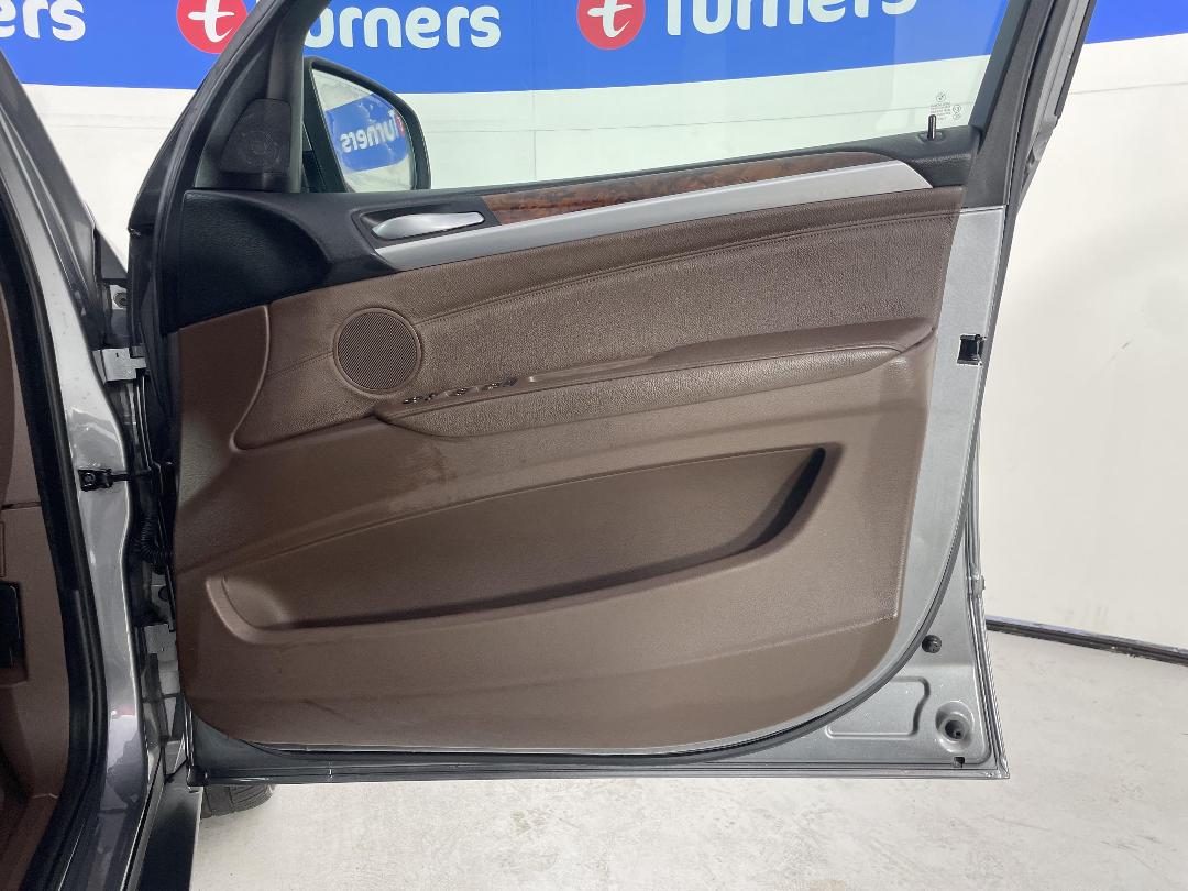 Photo '15' of BMW X5 Photo '15' of BMW X5