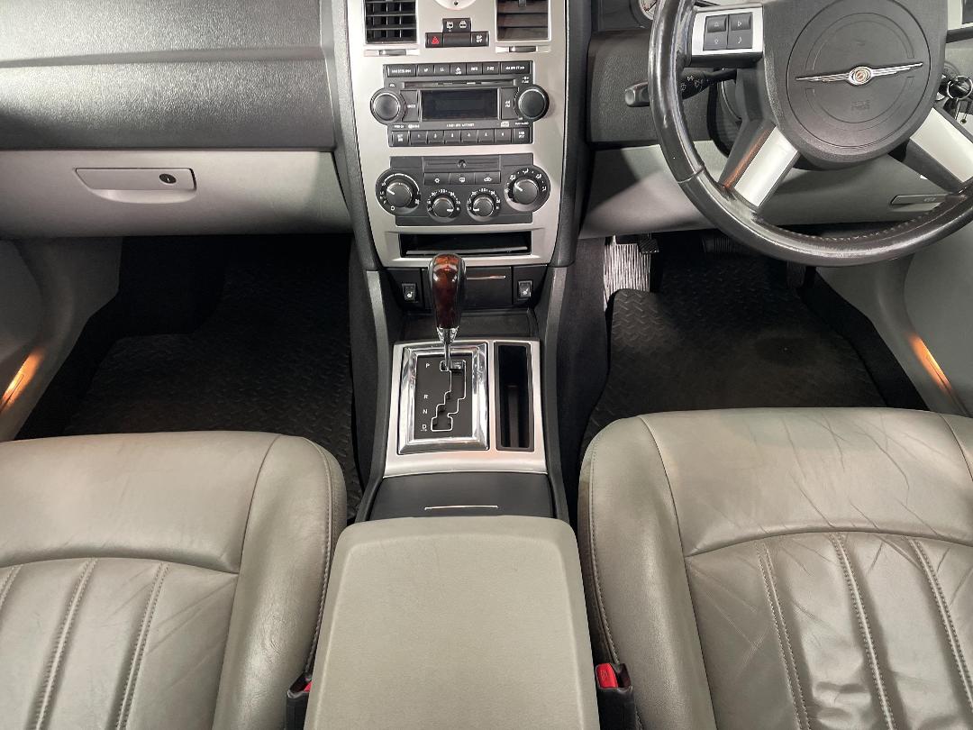 Photo '18' of Chrysler 300