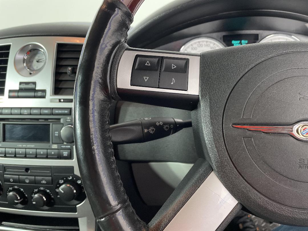 Photo '28' of Chrysler 300