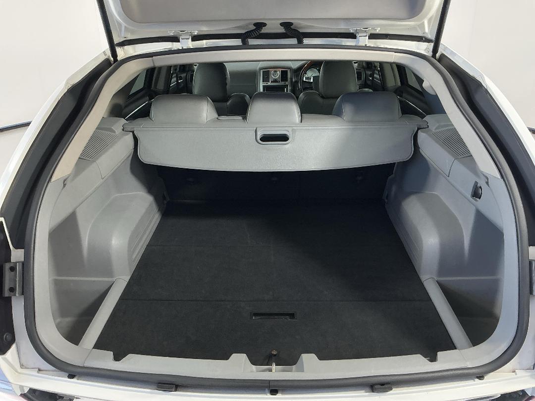 Photo '14' of Chrysler 300C