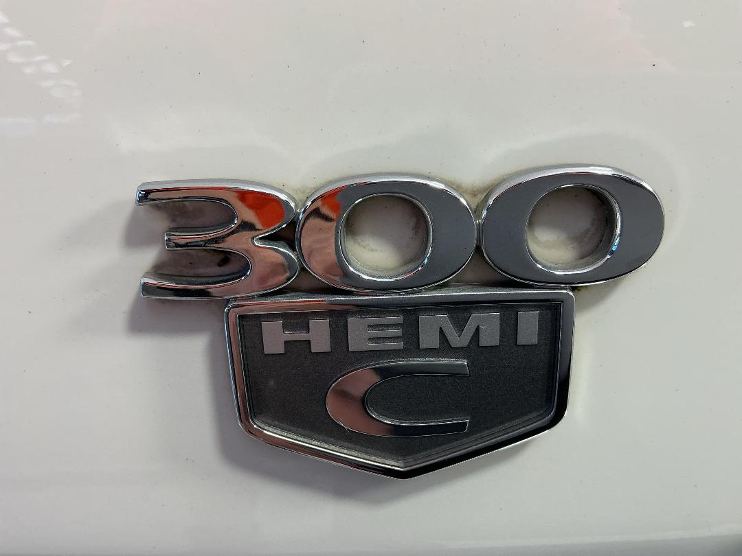 Photo '32' of Chrysler 300C