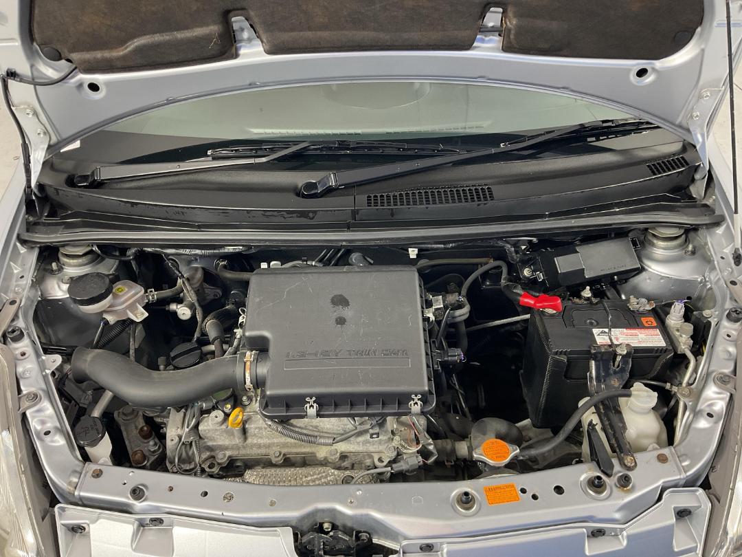 Photo '13' of Daihatsu Sirion