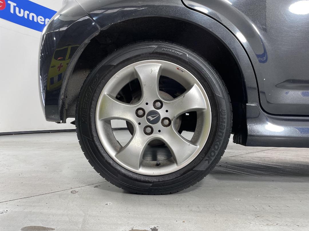 Photo '12' of Daihatsu Sirion