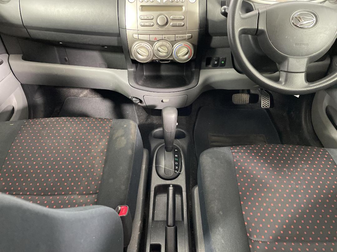 Photo '18' of Daihatsu Sirion