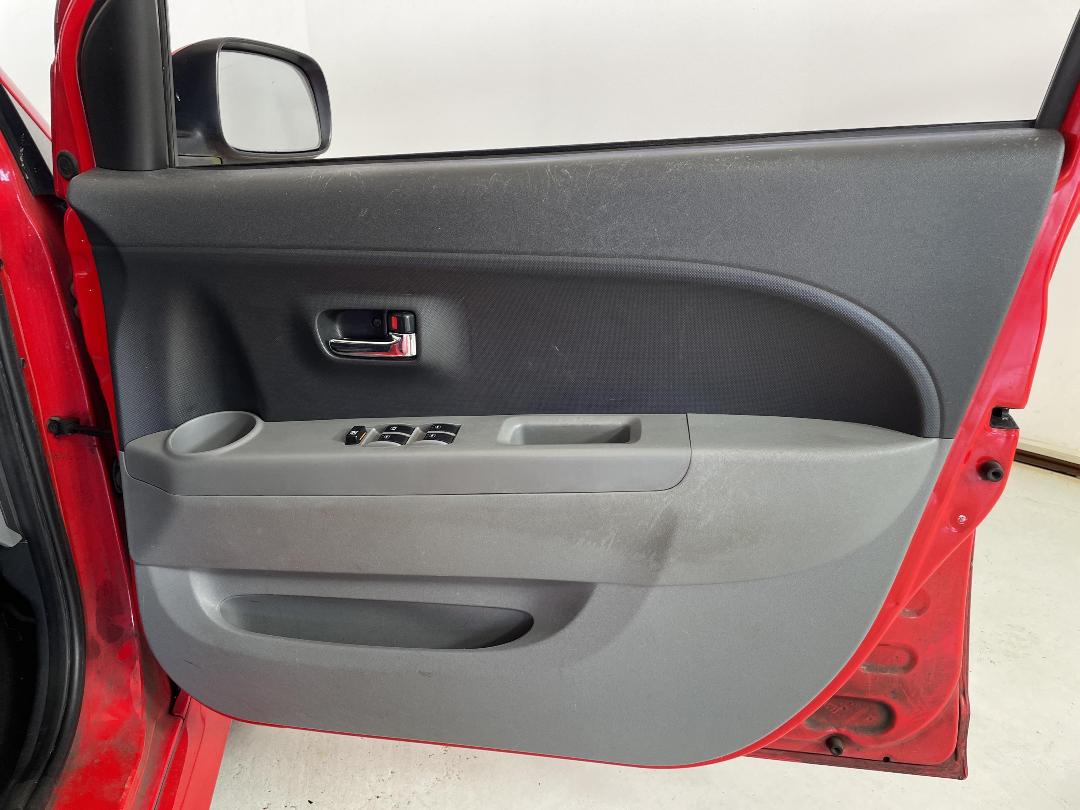 Photo '13' of Daihatsu Sirion SX Photo '13' of Daihatsu Sirion SX