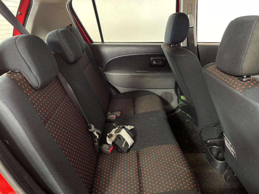 Photo '18' of Daihatsu Sirion SX Photo '18' of Daihatsu Sirion SX