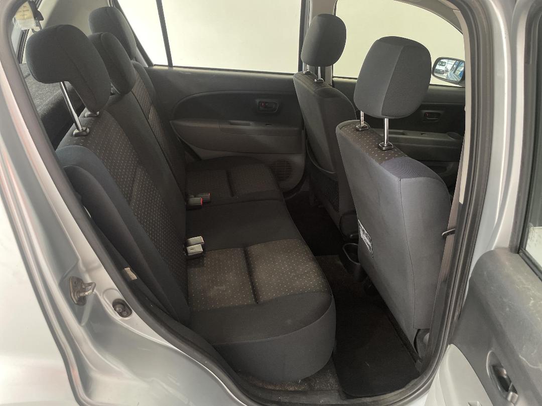 Photo '20' of Daihatsu Sirion