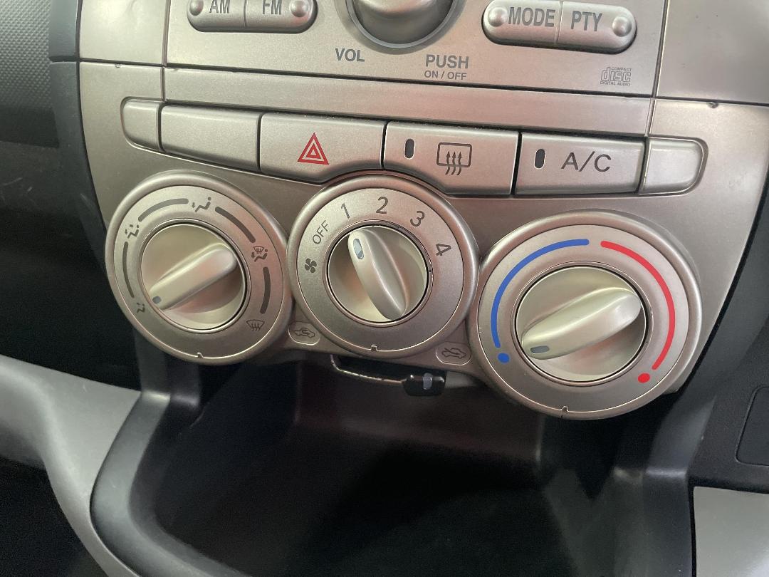 Photo '27' of Daihatsu Sirion