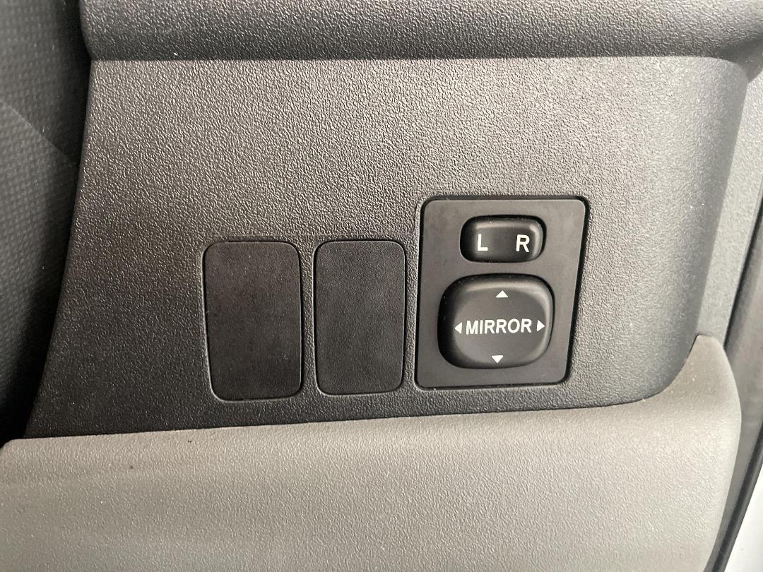 Photo '24' of Daihatsu Sirion