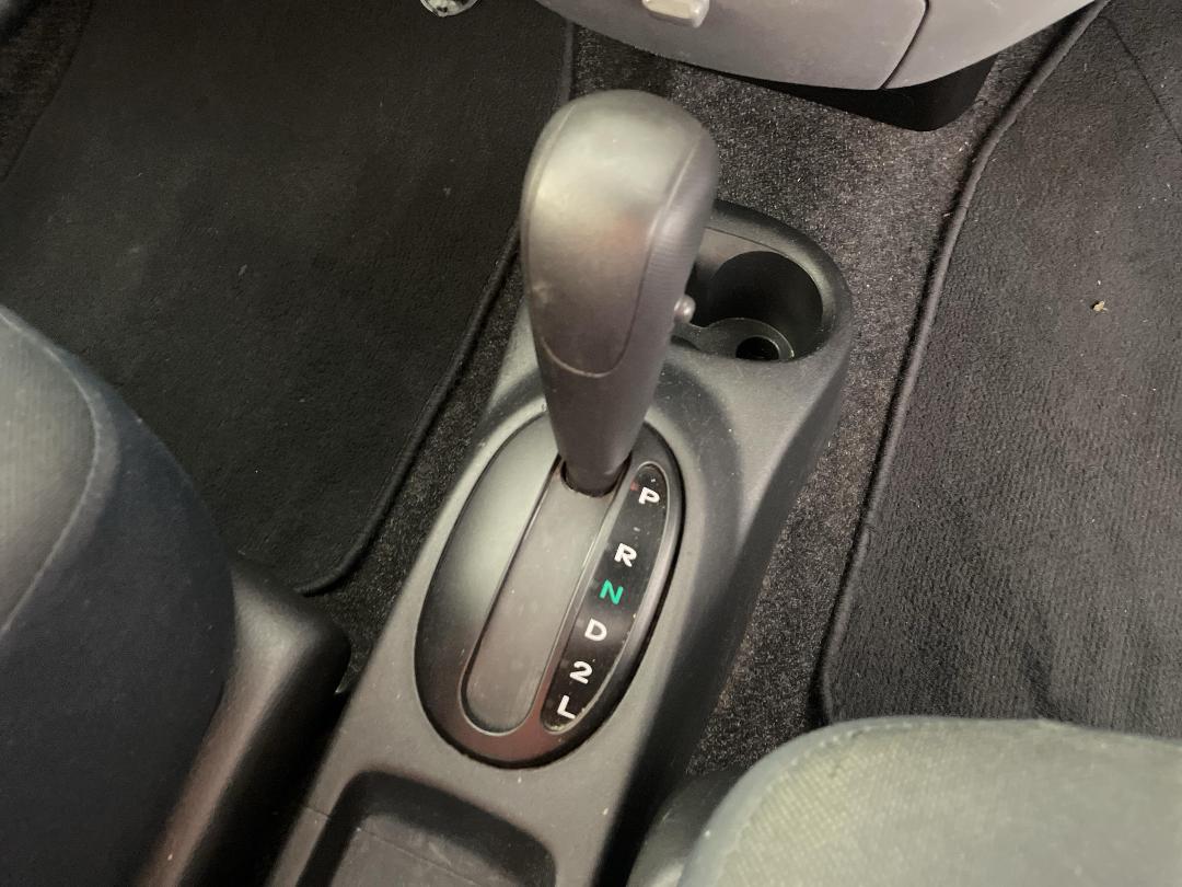 Photo '28' of Daihatsu Sirion