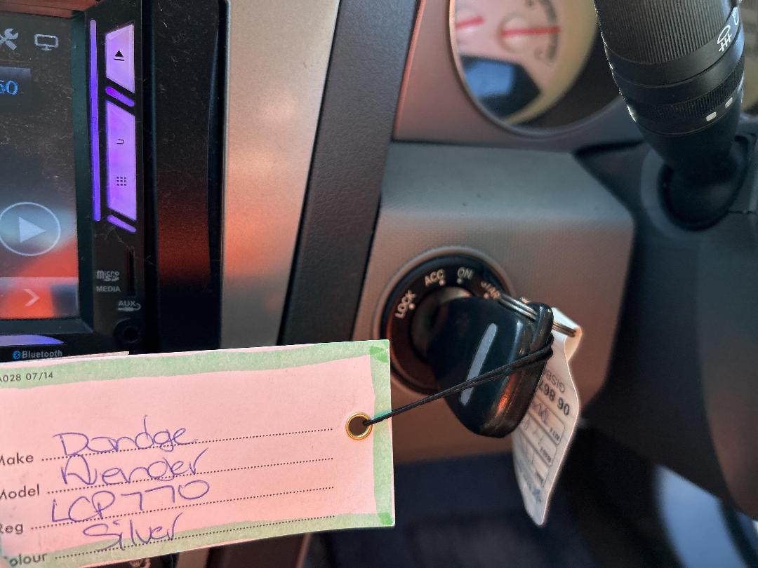 Photo '14' of Dodge Avenger