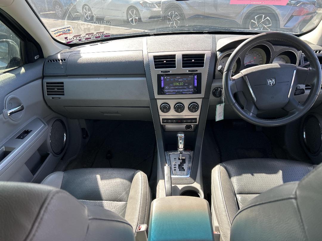 Photo '17' of Dodge Avenger