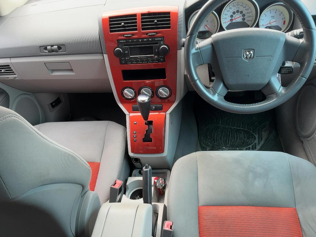 Photo '8' of Dodge Caliber SXT