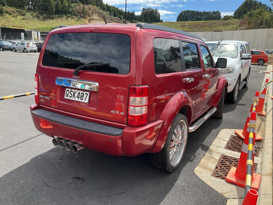 Photo '4' of Dodge Nitro R/T 4X4 3.7L V6