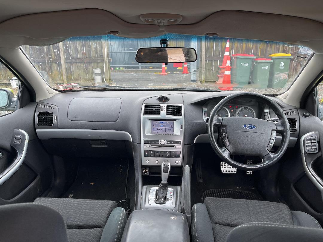 Photo '15' of Ford Falcon BF2 XR6 Photo '15' of Ford Falcon BF2 XR6