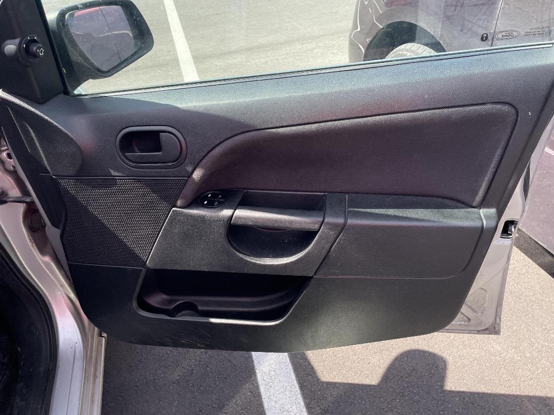 Photo '13' of Ford Fiesta