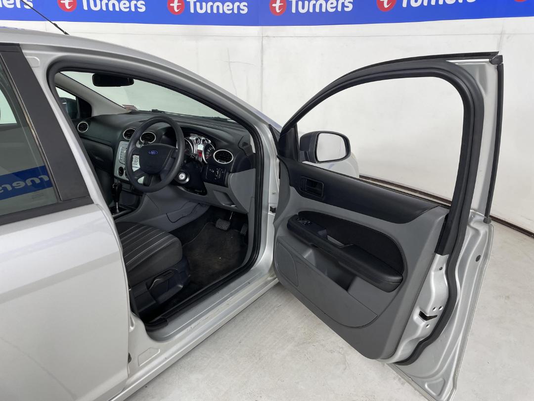 Photo '15' of Ford Focus Photo '15' of Ford Focus