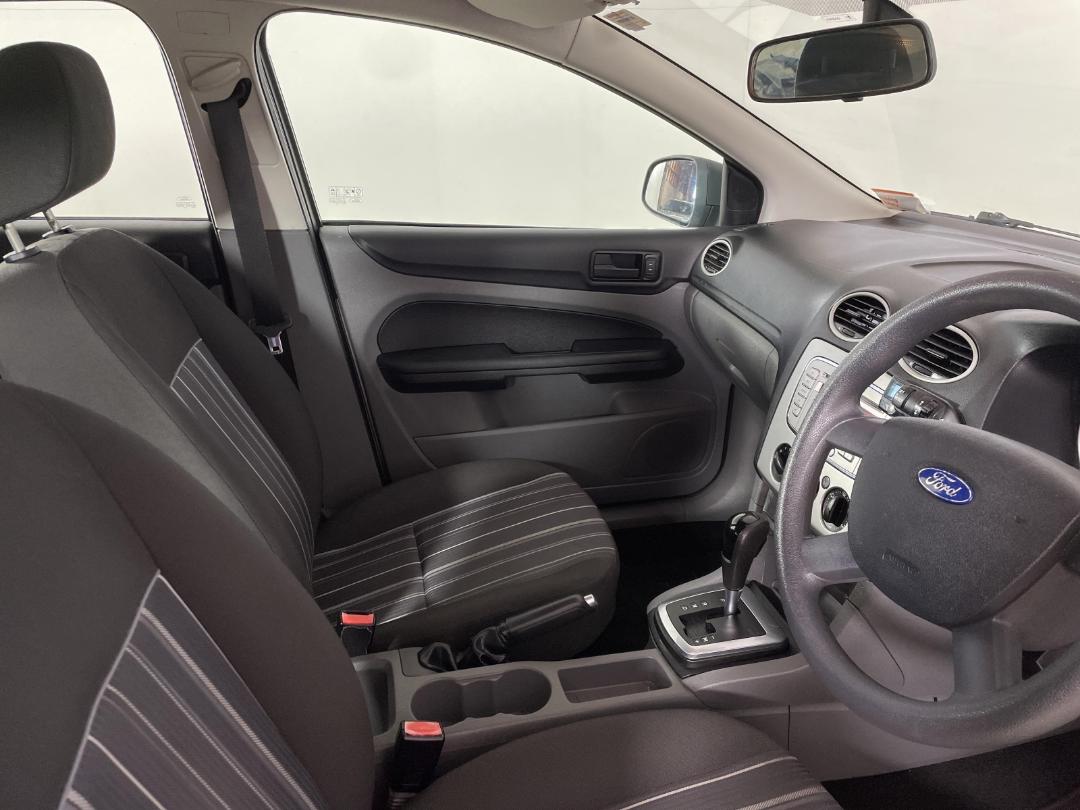 Photo '16' of Ford Focus Photo '16' of Ford Focus