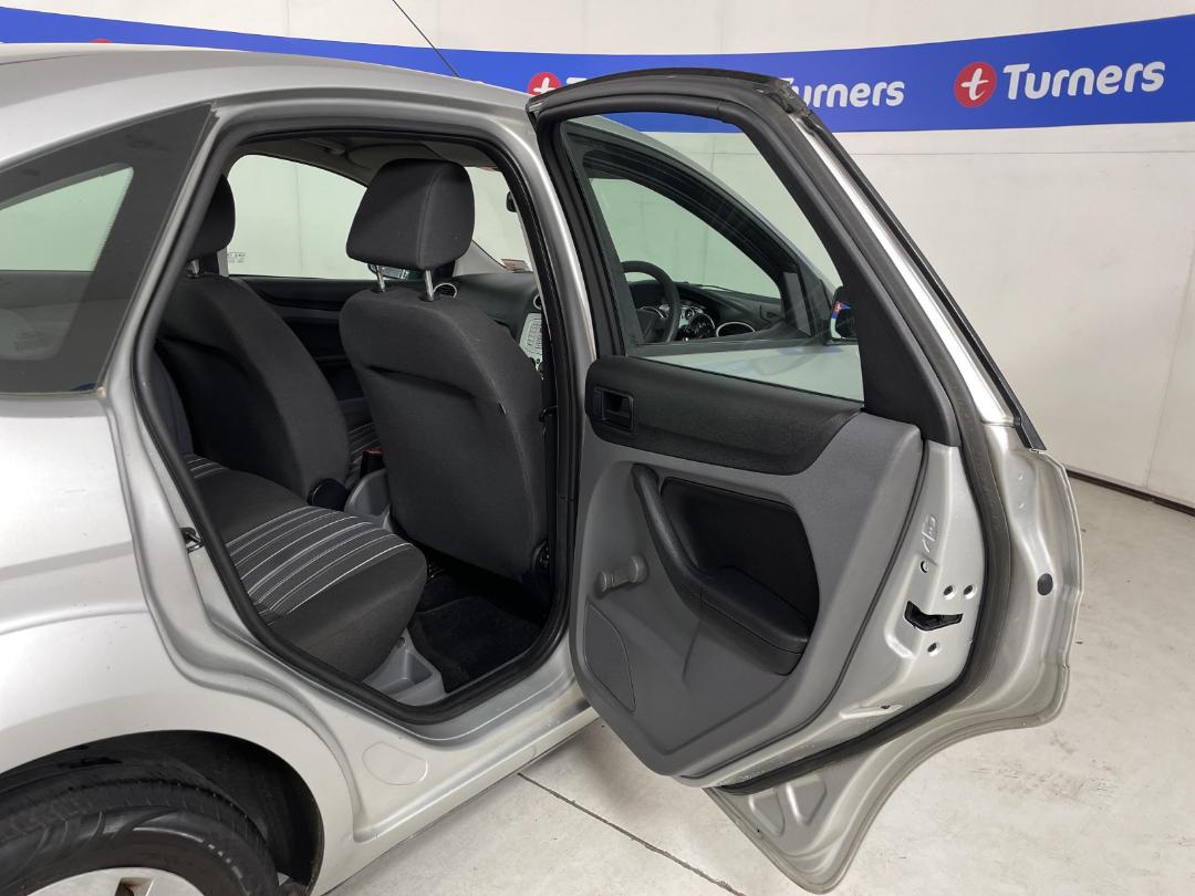 Photo '19' of Ford Focus Photo '19' of Ford Focus