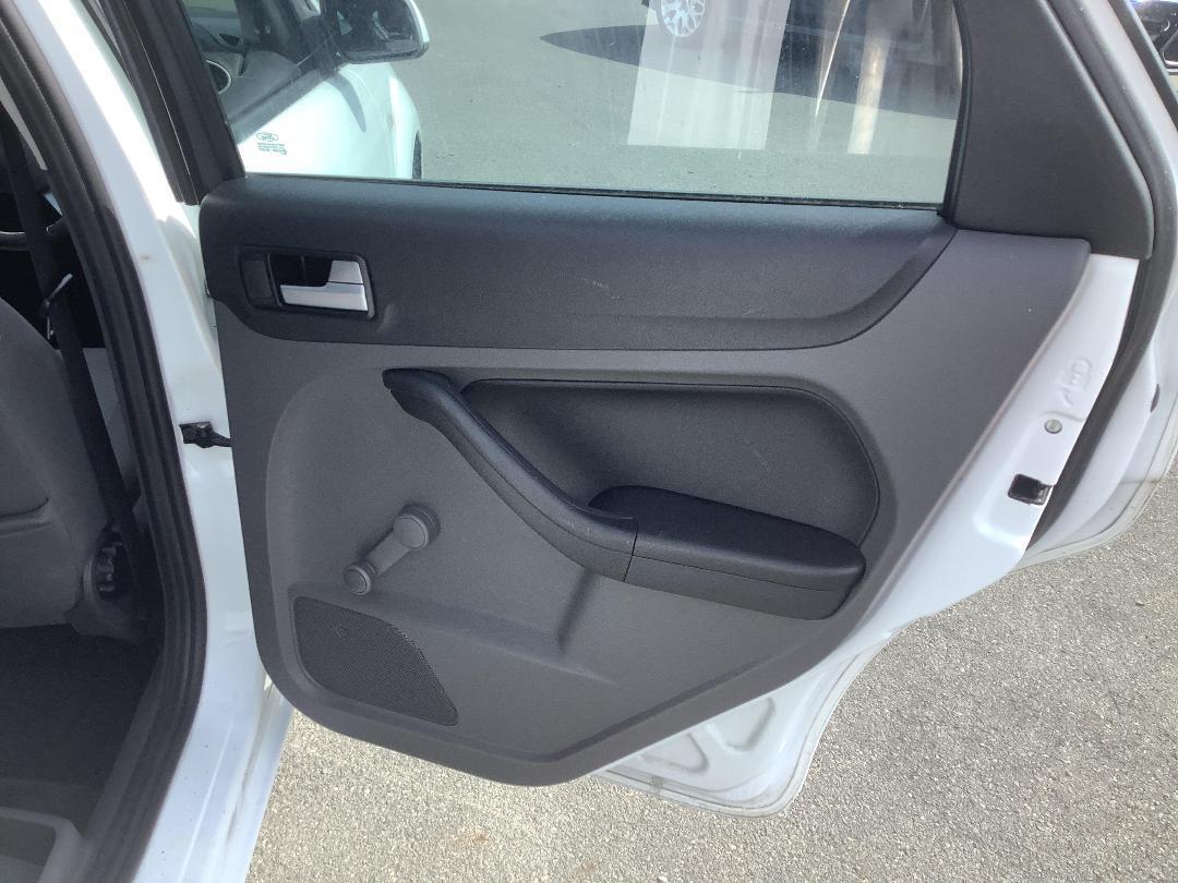 Photo '12' of Ford Focus