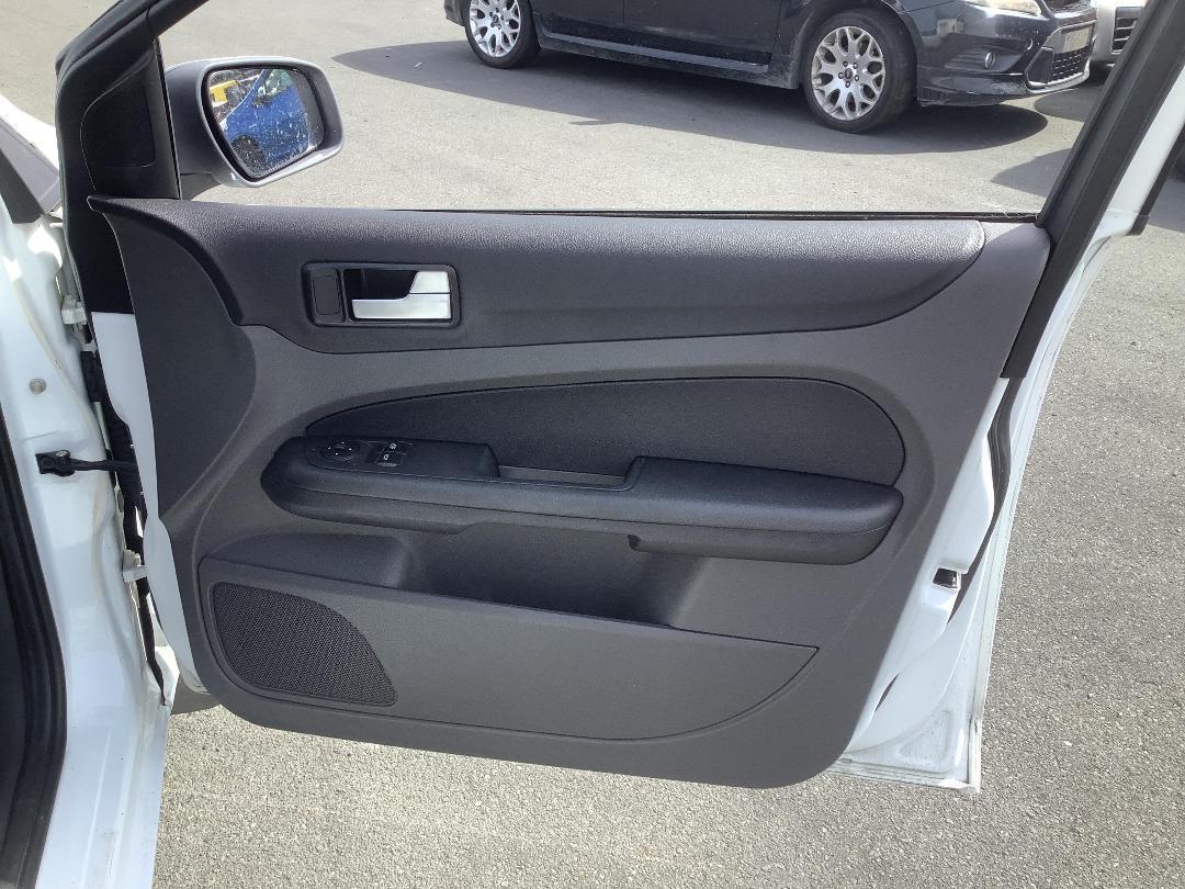 Photo '13' of Ford Focus