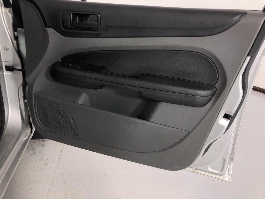 Photo '15' of Ford Focus Photo '15' of Ford Focus