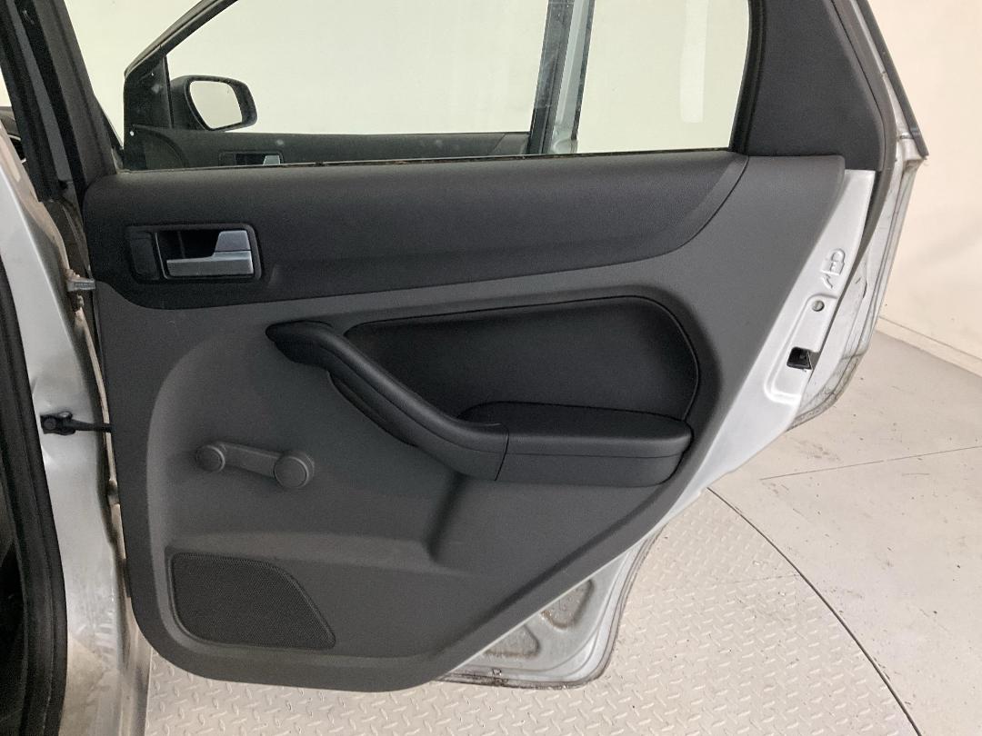 Photo '19' of Ford Focus Photo '19' of Ford Focus