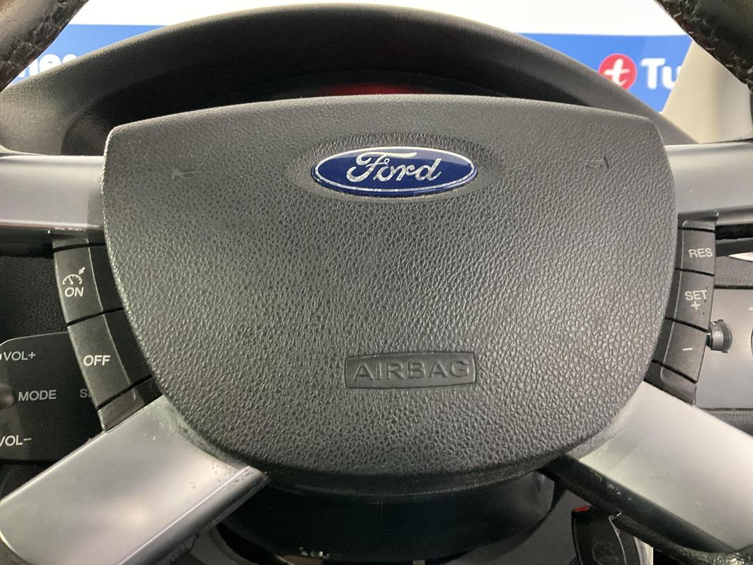 Photo '25' of Ford Focus Photo '25' of Ford Focus