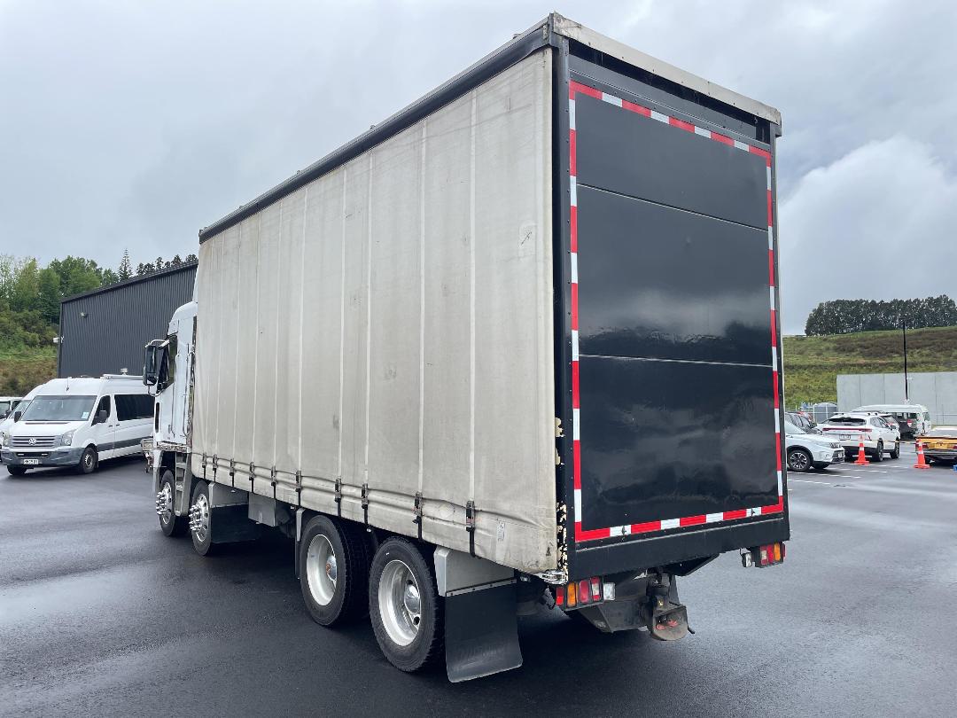 Photo '6' of Freightliner Argosy TSB Curtainsider