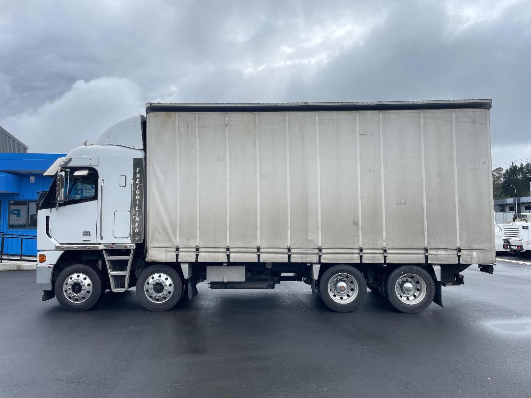 Photo '7' of Freightliner Argosy TSB Curtainsider