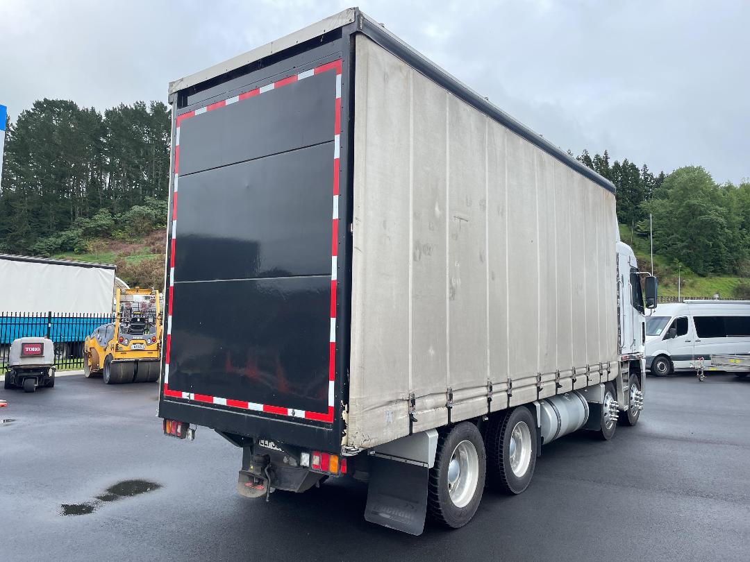 Photo '4' of Freightliner Argosy TSB Curtainsider