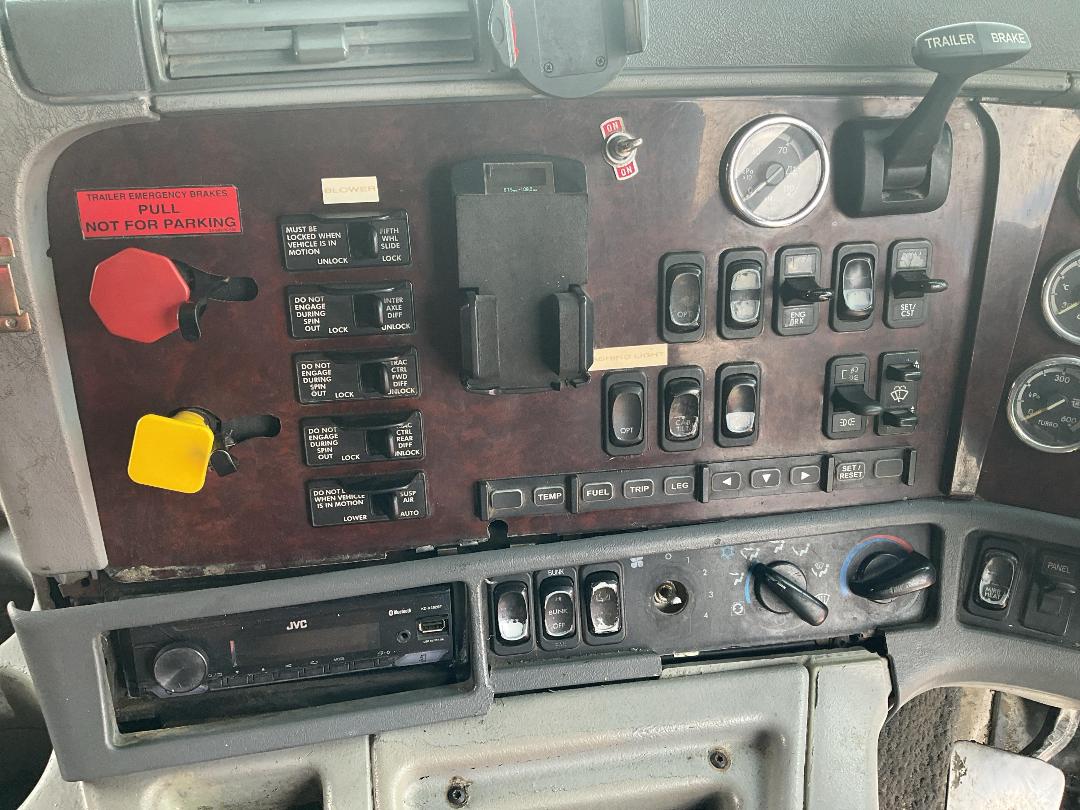 Photo '21' of Freightliner Argosy Cement Blower Tractor Unit