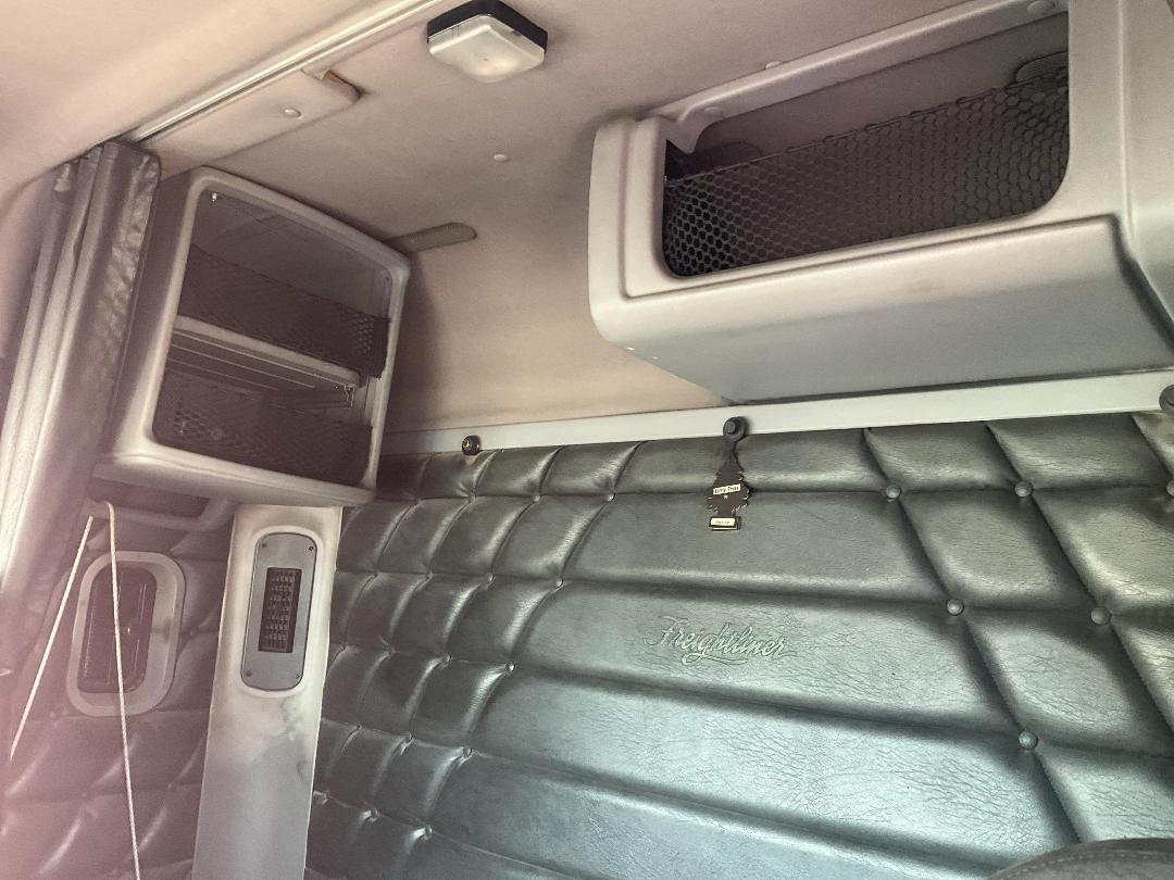 Photo '27' of Freightliner Argosy Cement Blower Tractor Unit